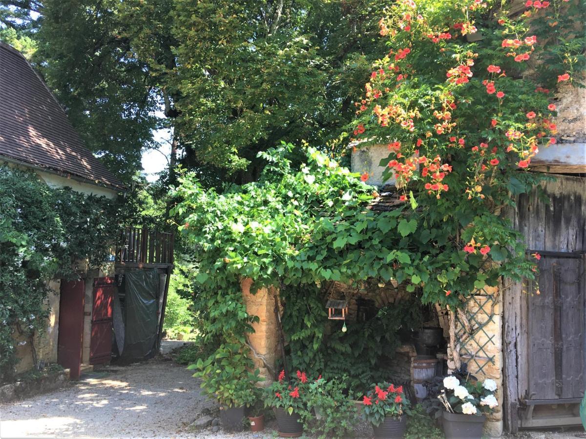 Chambres D'Hotes Les Coustilles Saint-Alvère 외부 사진